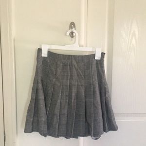 Brandy Melville Pleaded skirt